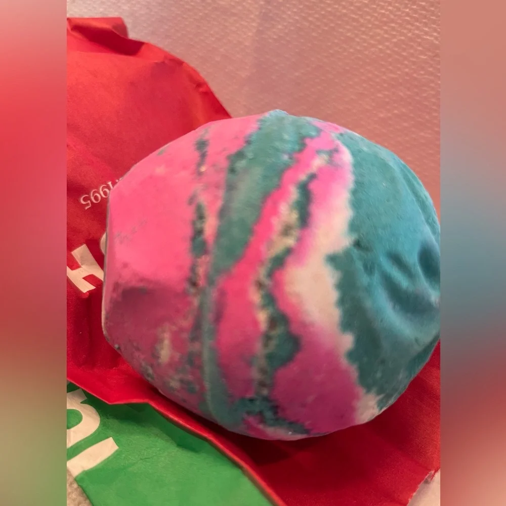 BRAND NEW LUSH BUBBLE BARS ~NWOT 🛁